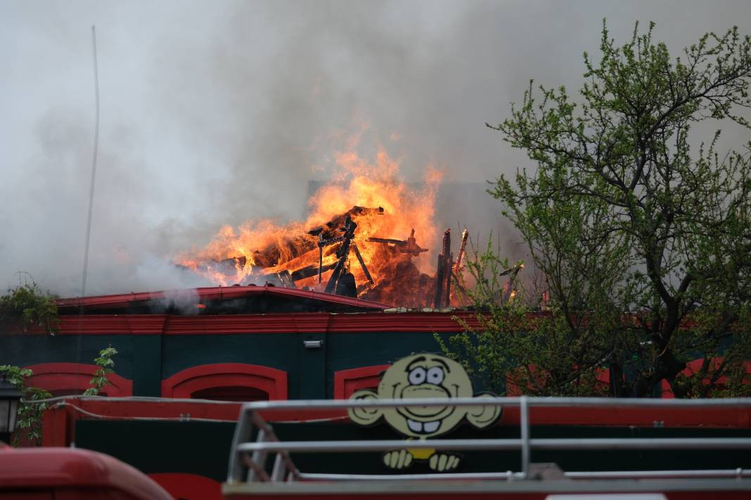 Kırklareli'nde 2 katlı tarihi binada yangın! Genç Osmanlı dönemine ait - Resim: 8